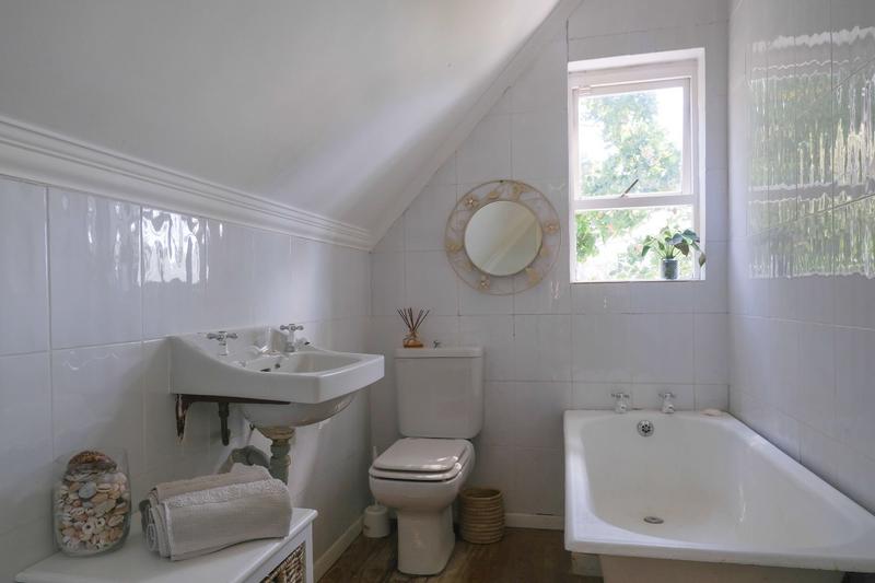 To Let 4 Bedroom Property for Rent in Bokkemanskloof Western Cape